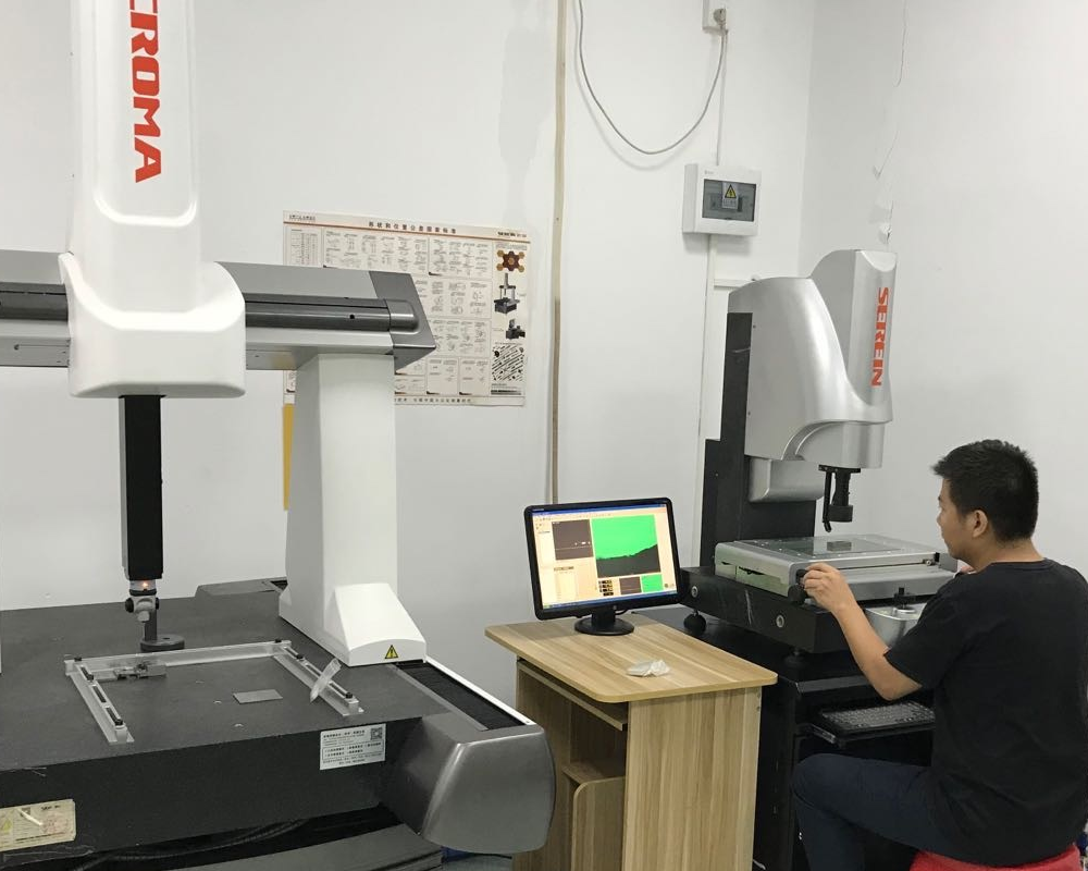 Coordinate measuring machine